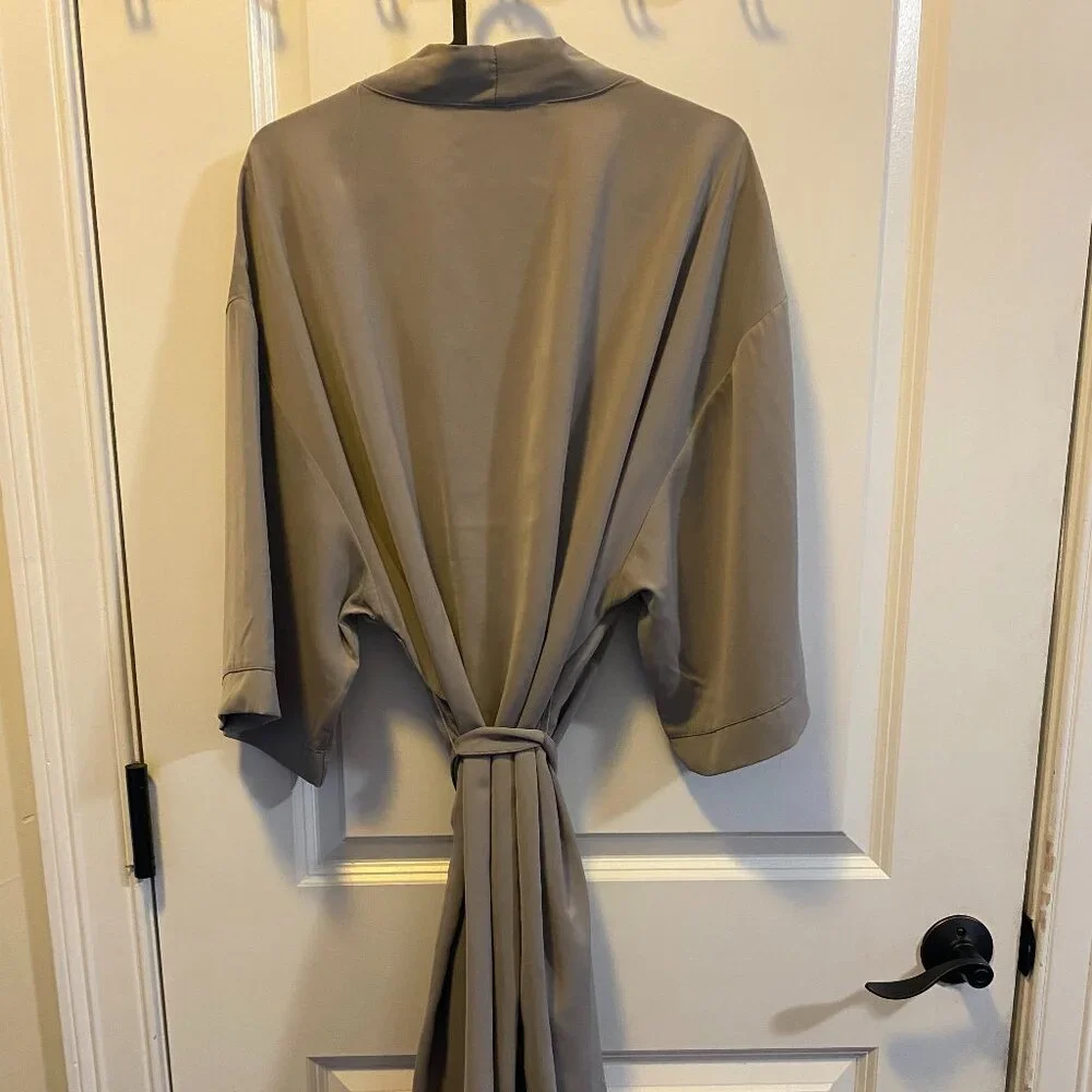 Birdy Grey Robe - Picture 6 of 8